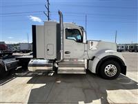 2027 Kenworth W990