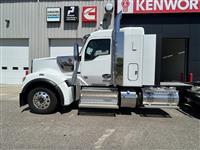 2027 Kenworth W990