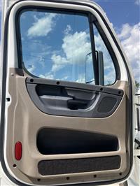 2015 Freightliner Cascadia 125