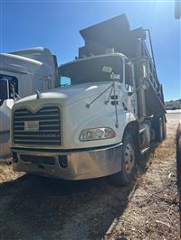 2015 Mack CXU (Pinnacle)