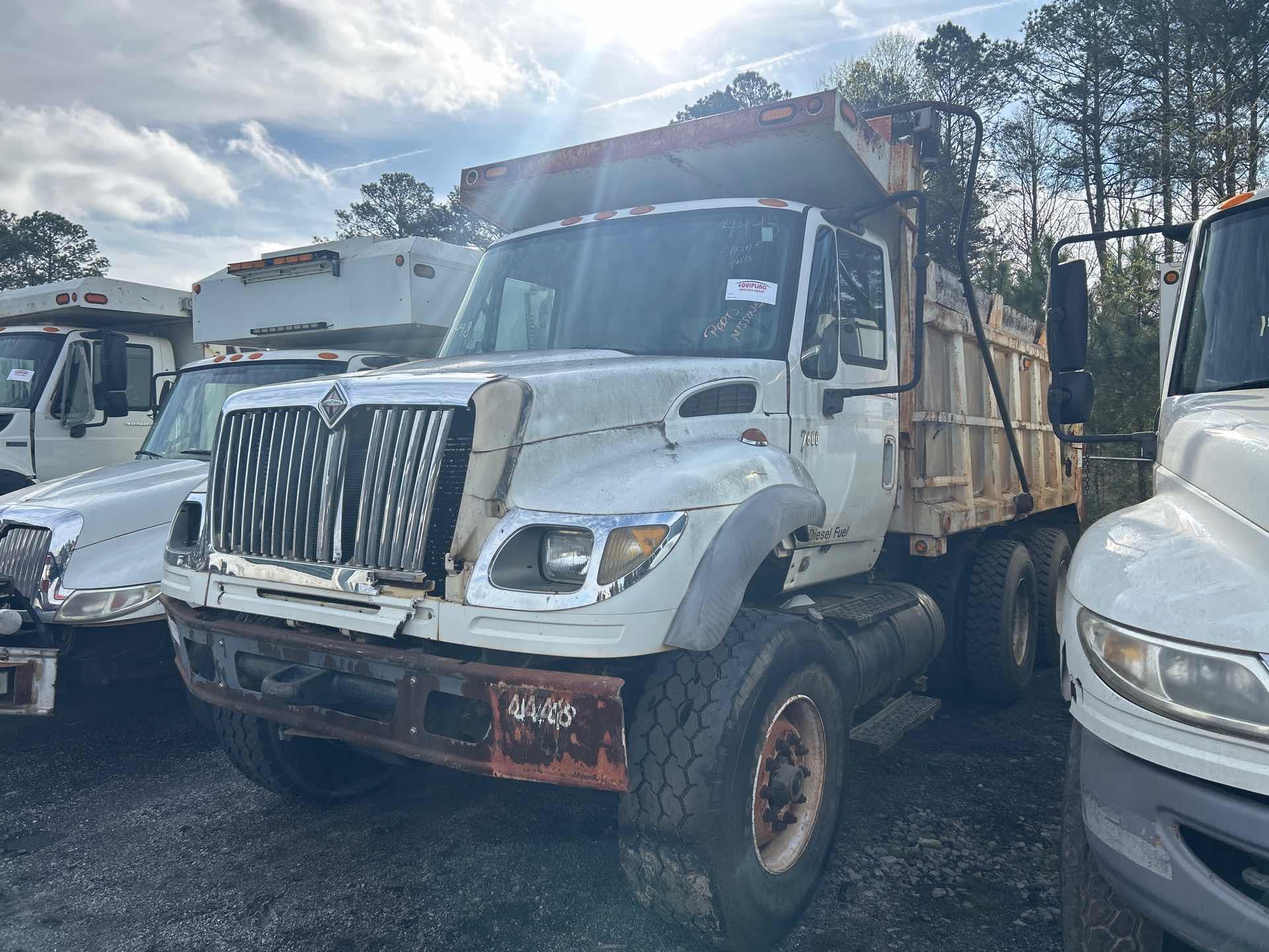 2004 International 7600. 6x4 T/A DUMP TRUCK