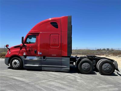 2021 Freightliner CASCADIA 6X4 T/A SLEEPER TRUCK