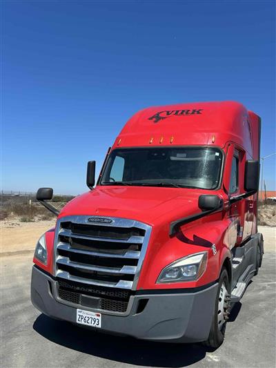 2021 Freightliner CASCADIA 6X4 T/A SLEEPER TRUCK