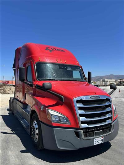 2021 Freightliner CASCADIA 6X4 T/A SLEEPER TRUCK