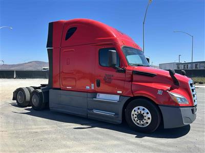 2021 Freightliner CASCADIA 6X4 T/A SLEEPER TRUCK