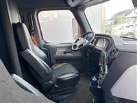 2019 Freightliner CASCADIA T/A 6X4 SLEEPER TRUCK