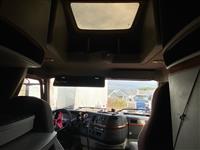 2004 VOLVO TRUCK VNL