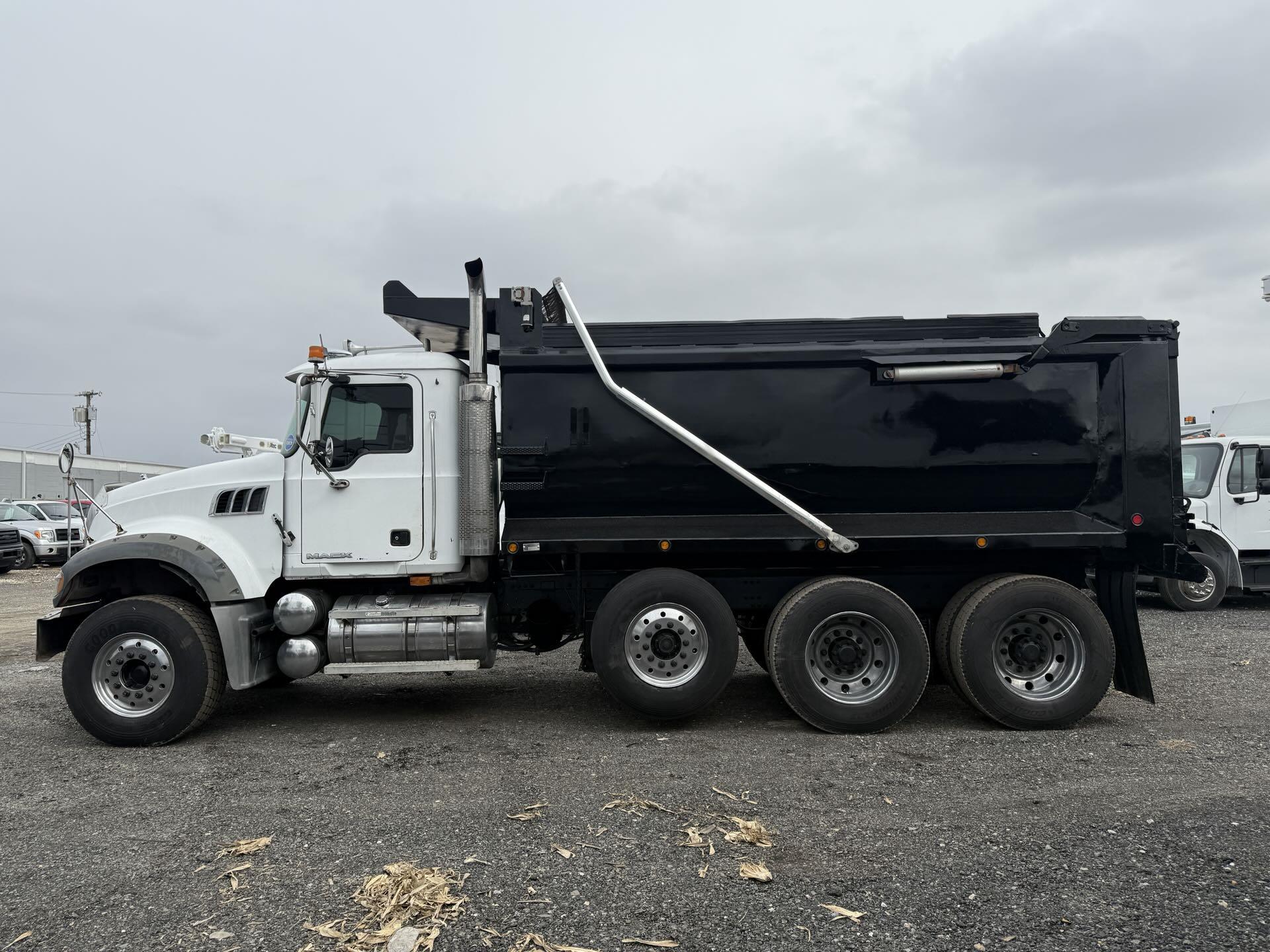 2007 Mack Granite