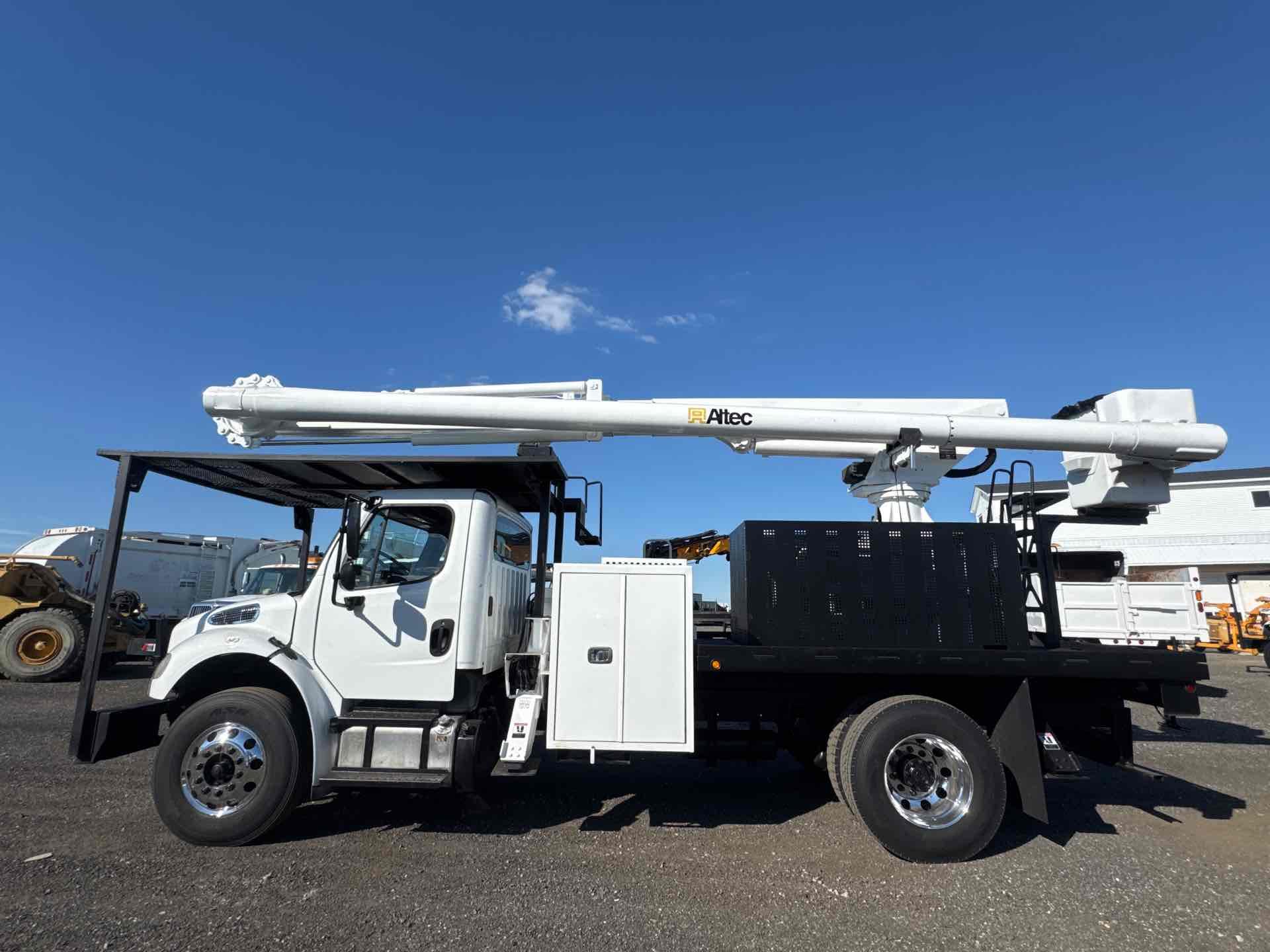 2016 Freightliner M2