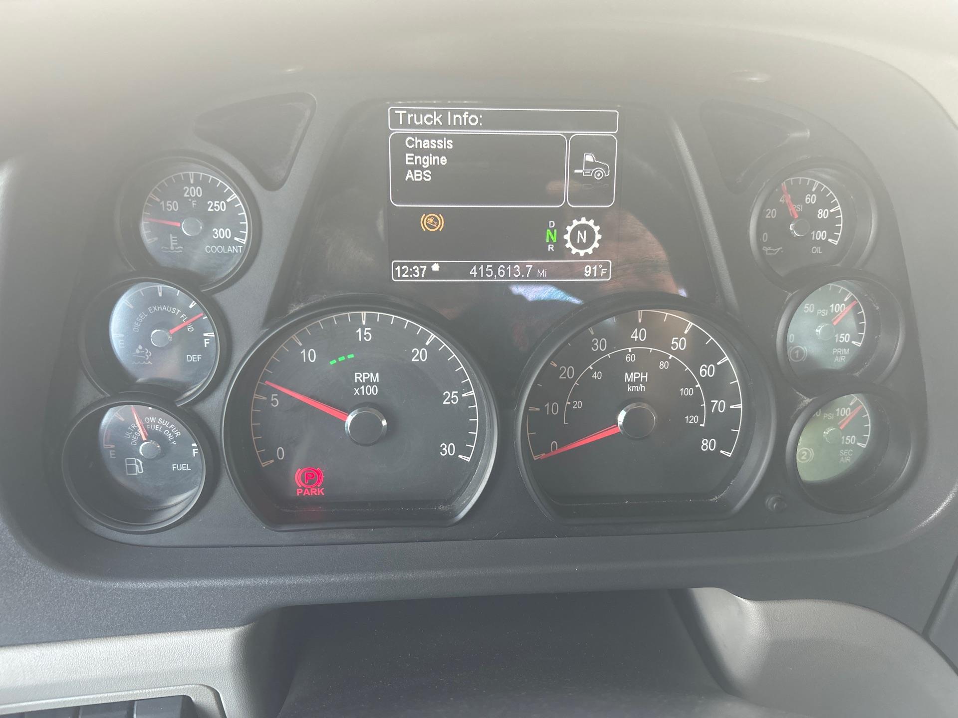 2021 Peterbilt 579 - image 12