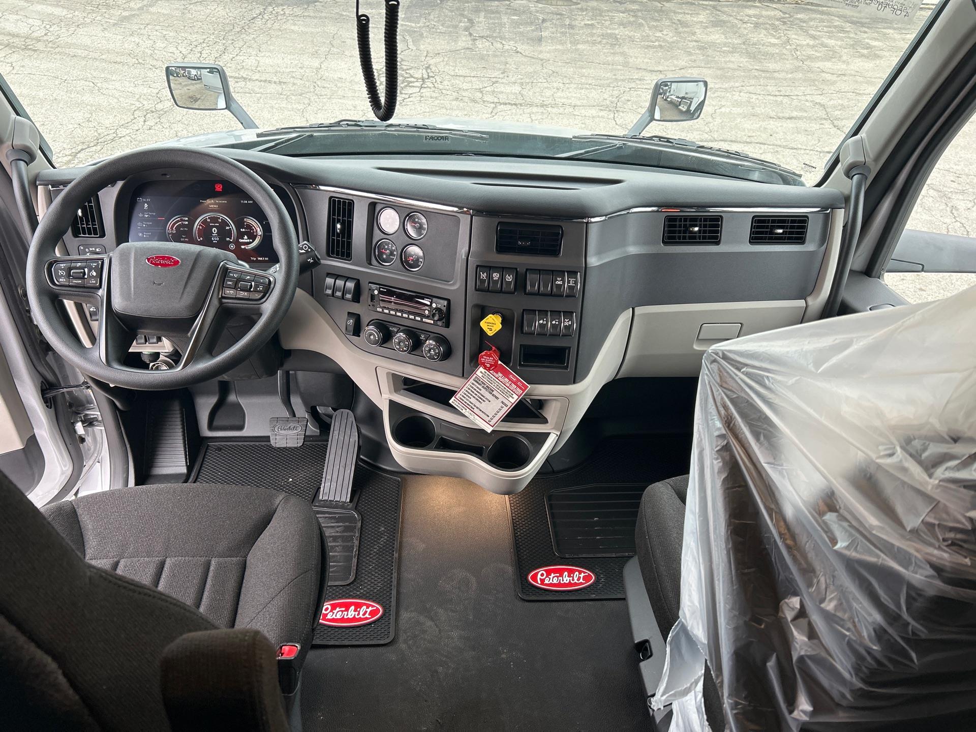 2026 Peterbilt 579 - image 23