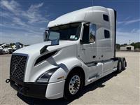 2022 Volvo VNL64T760