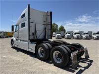 2022 Volvo VNL64T760