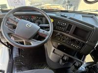2022 Volvo VNL64T760