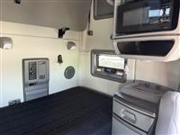 2022 Volvo VNL64T760