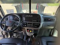 2023 Peterbilt 389