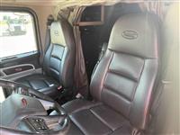 2023 Peterbilt 389