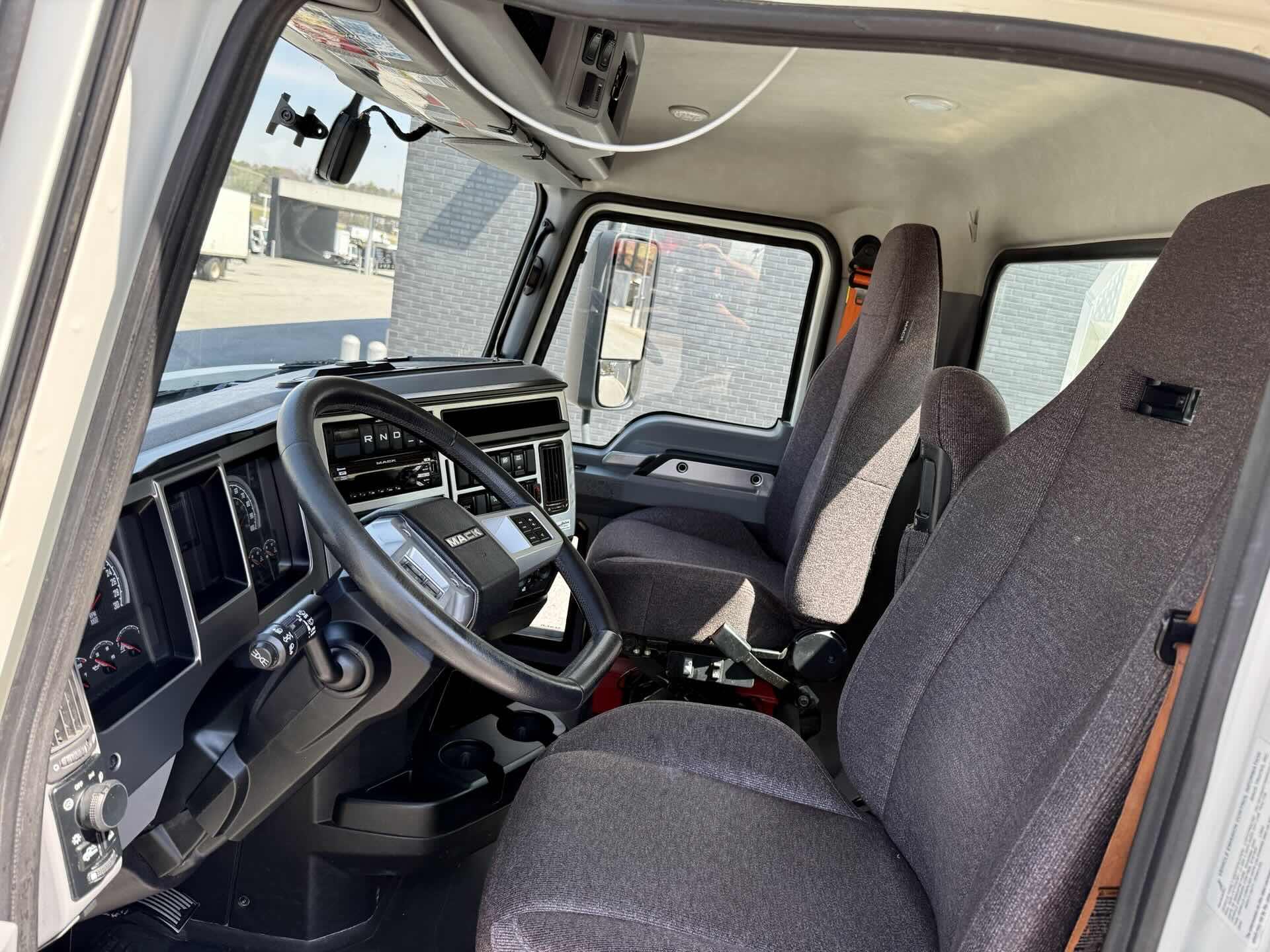 2021 Mack - image 12