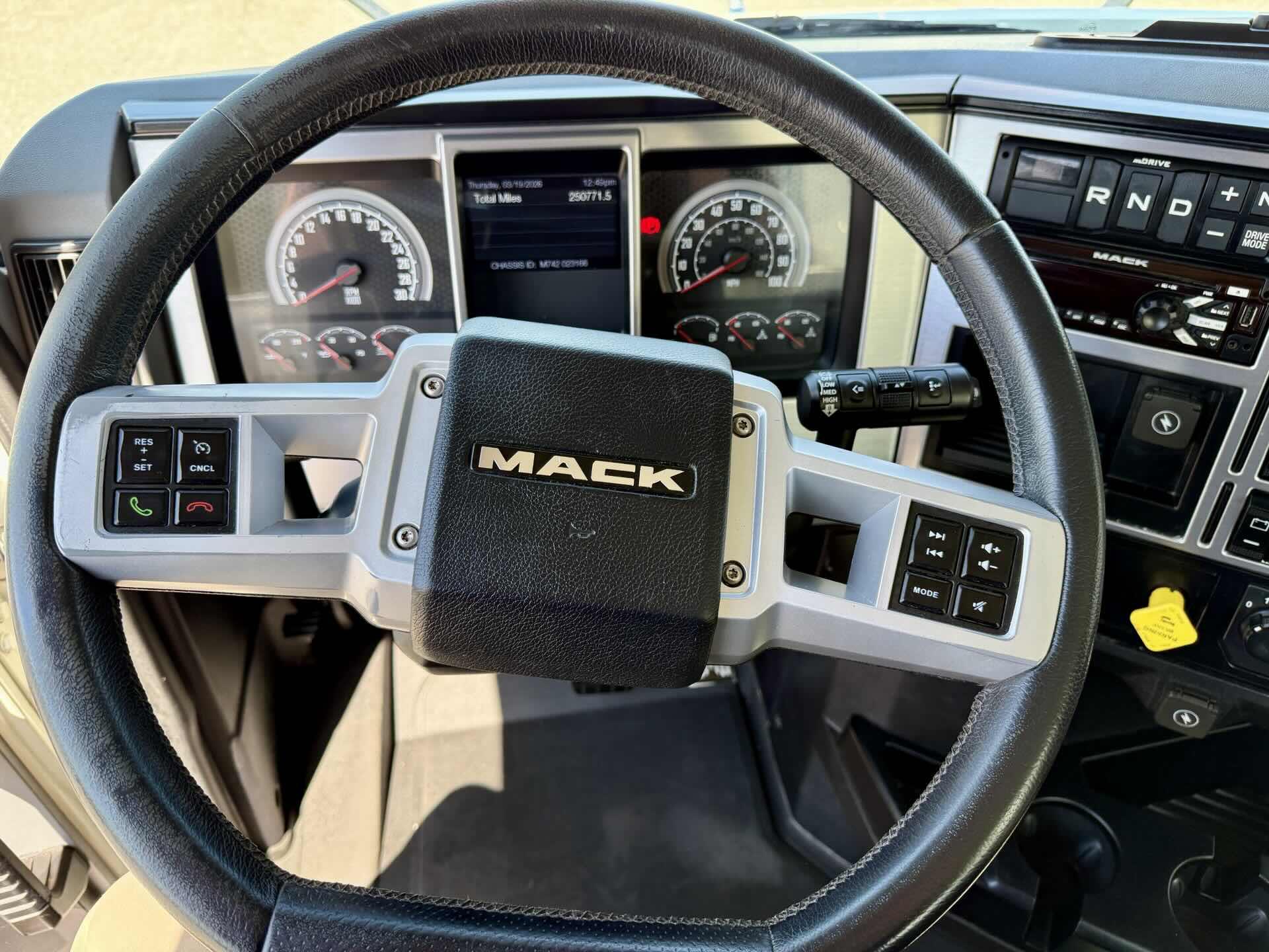 2021 Mack - image 14