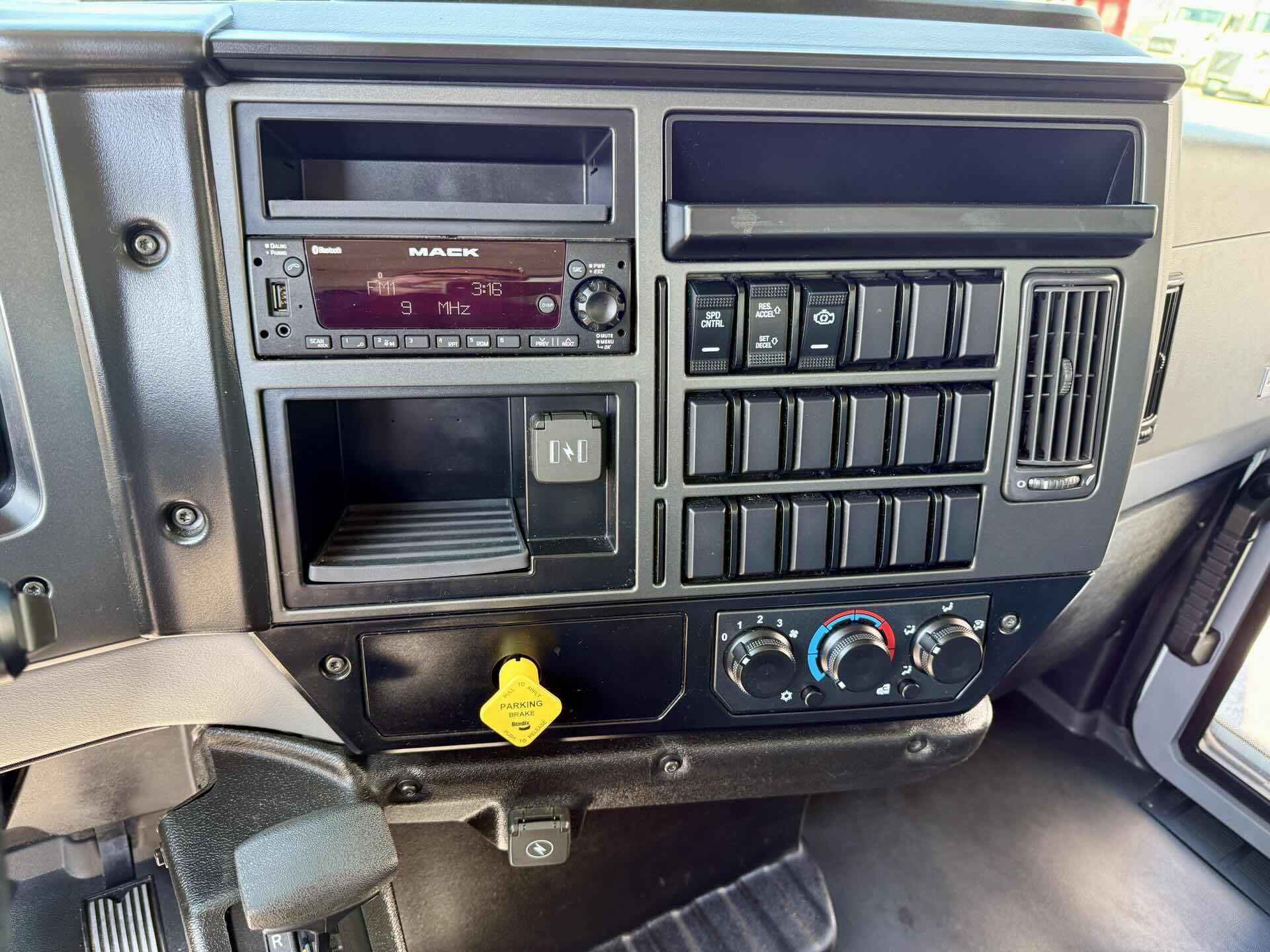 2022 Mack - image 15