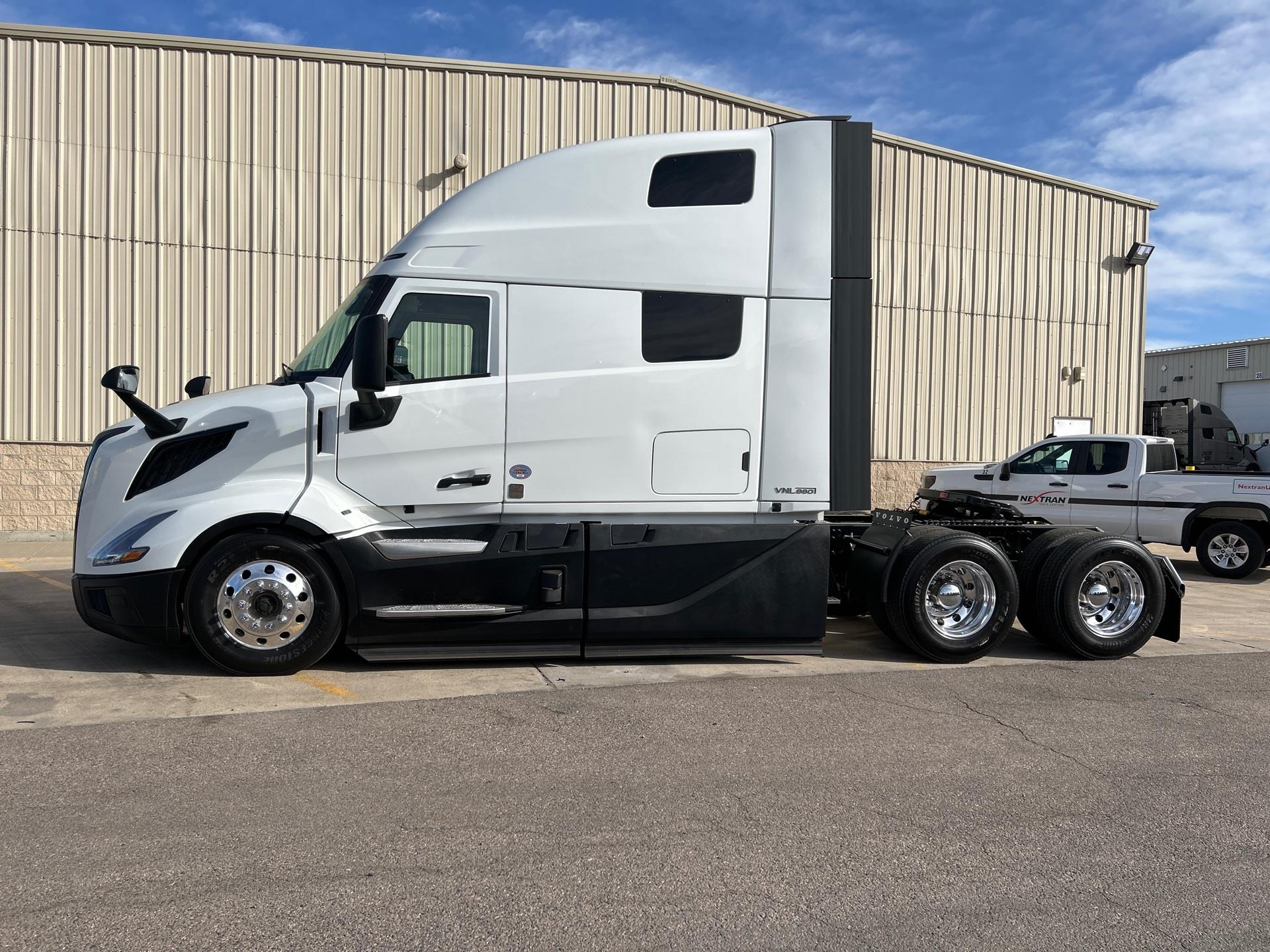 2026 Volvo - image 2