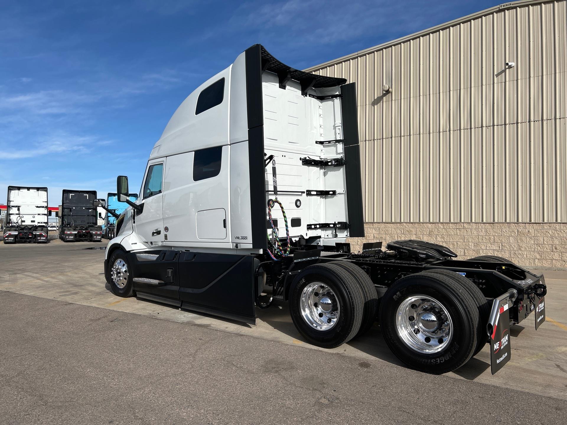 2026 Volvo - image 3