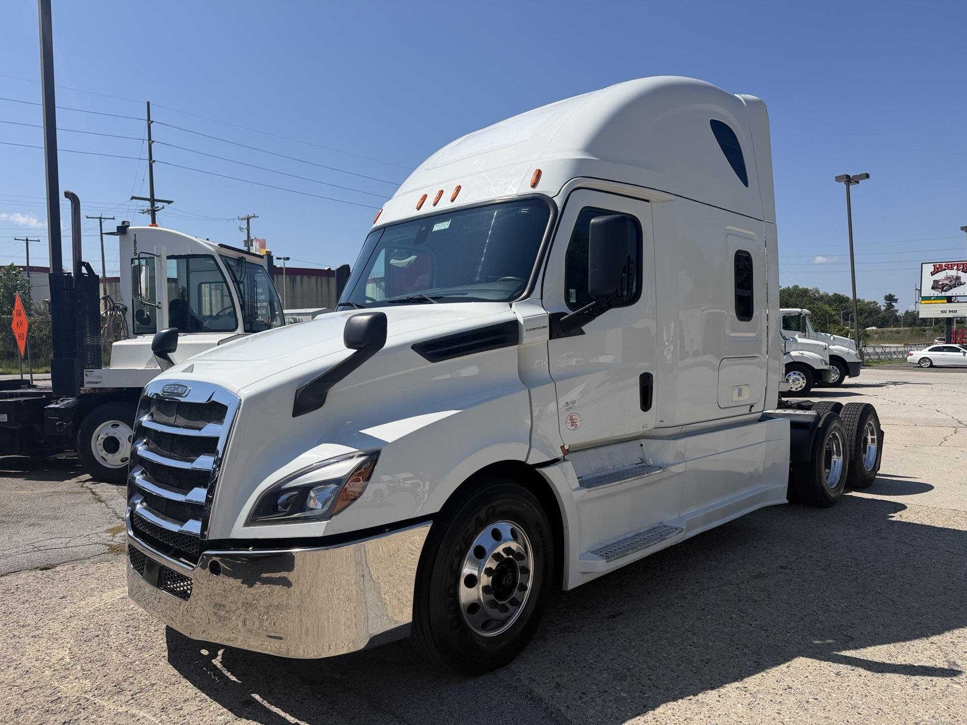 2020 Freightliner Cascadia 126