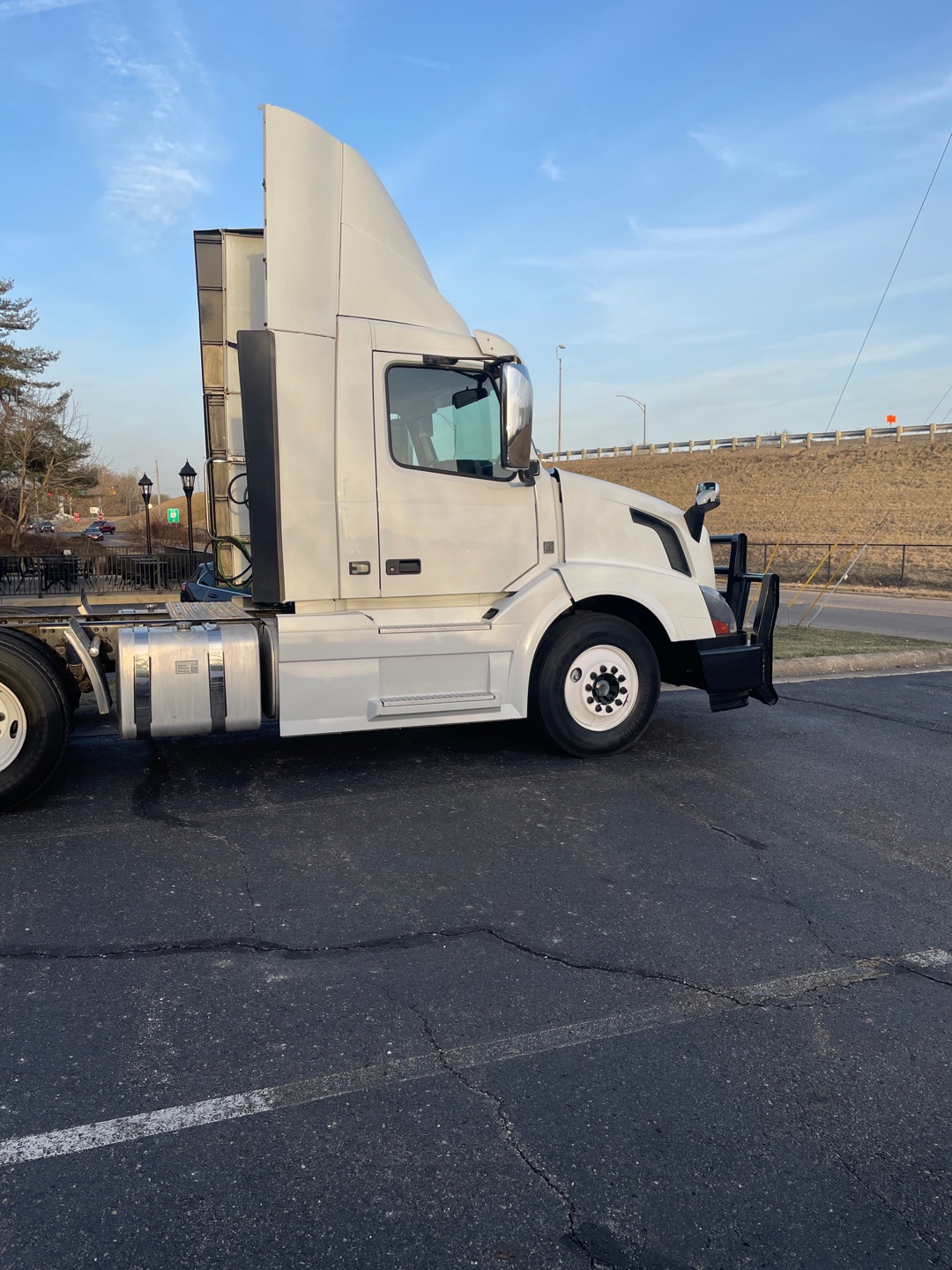 2017 Volvo VNL