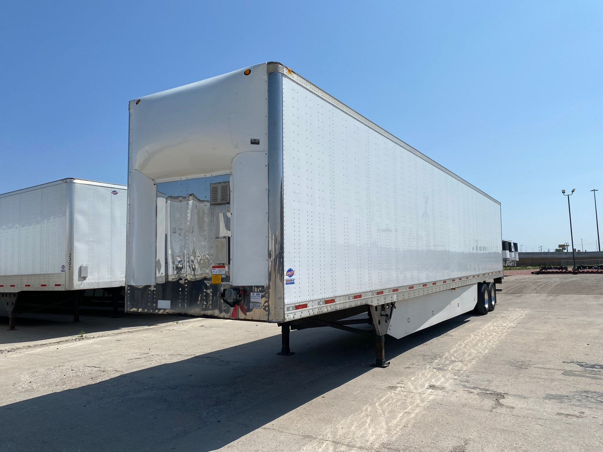 2017 Utility 4000DX