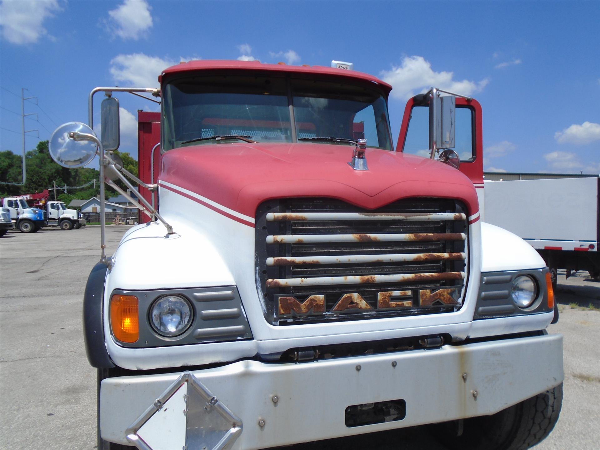 2007 Mack CV713