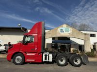 2021 Volvo VNR64T300