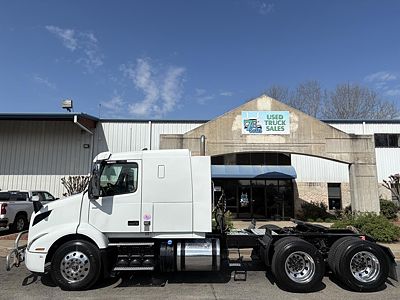 2020 Volvo VNR64T400