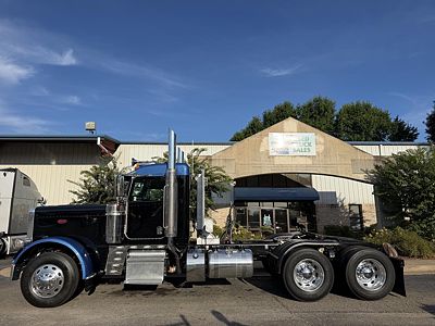 2023 Peterbilt 389