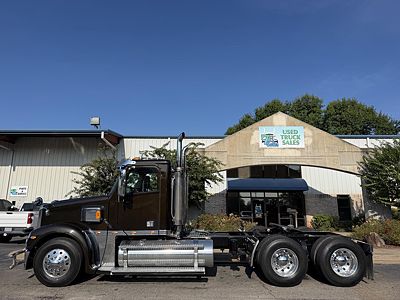2020 Freightliner CORONADO 132