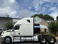 2020 Freightliner CASCADIA 126