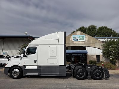 2022 Freightliner CASCADIA 126