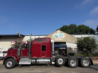 2021 Kenworth W900