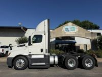2021 Freightliner CASCADIA 126