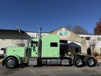 2020 Peterbilt 389