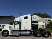 2020 Freightliner CORONADO 132