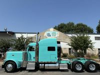 2020 Peterbilt 389