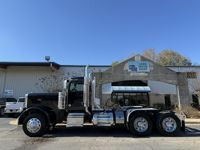 2021 Peterbilt 389