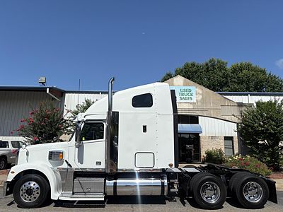 2020 Freightliner CORONADO 132