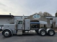 2024 Peterbilt 389