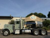 2024 Peterbilt 389