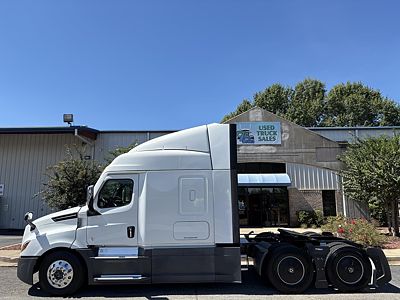 2022 Freightliner CASCADIA 126