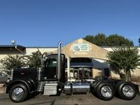 2022 Peterbilt 389