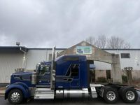 2022 Kenworth W900L