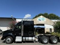 2022 Kenworth T880