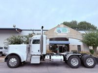 2023 Peterbilt 389